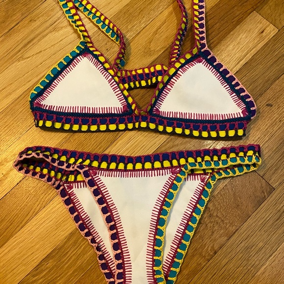 Kiini’s Bikini